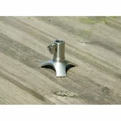 Carp Spirit INOX Pied De Pont 2 En 1 % Collier Anti Twist -Crayon Appâts Soldes CS INOX Deck Stand in use 550x550w